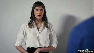 Couage karısı, çalışan Vanguard&#039;ına kocasını becermesini emrediyor