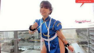 Sexy cosplayer gamer girl èideadh mar Chun li bho sràid chaothaich a &#039;toirt seachad as fheàrr JOI jerl dheth riaghailtean poblach, a&#039; bhidio seo, bidh gabh thu air cho fuckig mòran!!!!