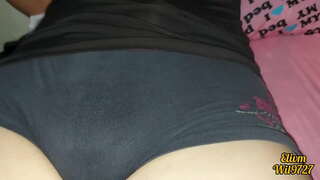 Zuster raakt haar KUT in de voorkant van haar Broer