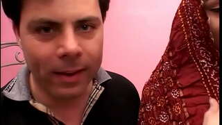 ���ीमार आदमी में छुट्टियों भारतीय Wilfe पैसे के लिए धोखा दे