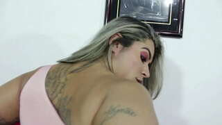 Бадӟым латиноамериканка задница