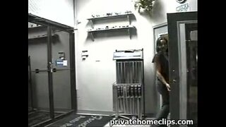 Söpö busty babe antaa PARAS pomo suihinotto töissä