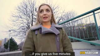 Caty Baiser à FakeHub