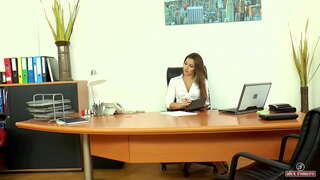 Director Dani Daniels peludo coño lleno de esperma (Parte 1)